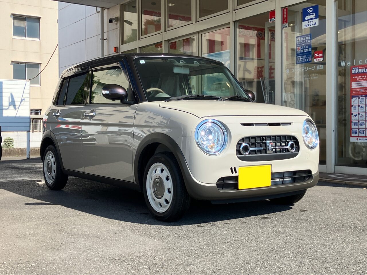 八千代市にお住まいのH様に、ラパンLCをご納車いたしました。